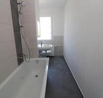 Richtig eingeseift...moderne 3-RW mit Dusche u. Balkon!!! - Freiberg