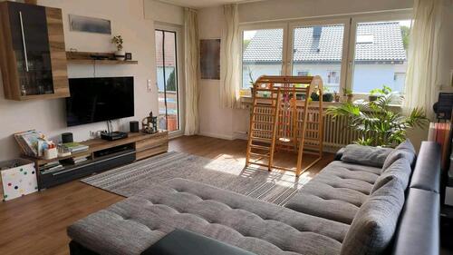 Foto - Großzügige 4-Zimmer-Wohnung mit Garten und Garage