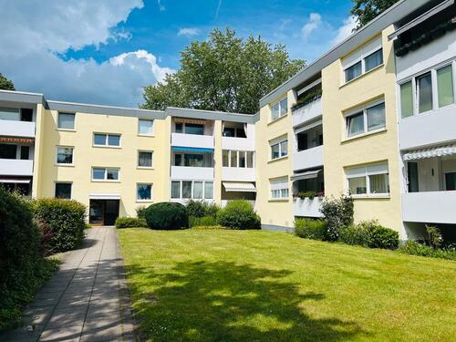 Foto - 3-Zimmer-Wohnung mit EBK, Balkon, Stellplatz (Sackgasse) privat