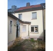 Reihenhaus - 69.000,00&nbsp;EUR Kaufpreis, ca.&nbsp; 120,00&nbsp;m&sup2; in Weißenfels (PLZ: 06667)