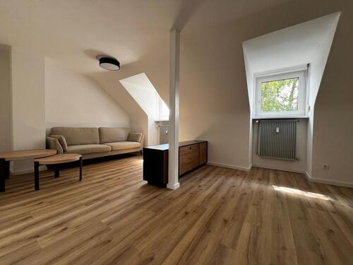 Foto - Helle, frisch sanierte 2,5-Zimmer-Wohnung – vollständig möbliert