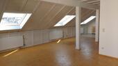 Foto - 2 Zimmer Dachgeschoßwohnung zur Miete in Griesheim