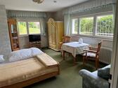 Foto - Möbl. 1-Zimmerwohnung mit Garage und Gartenteil Pauschal 710 €