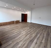 Neu sanierte 4 Zimmer Wohnung - 130qm - zentral - Nur ab sofort - Groß-Zimmern