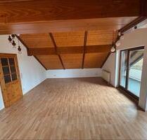 3- Zimmer Dachgeschosswohnung zur Miete in Renfrizhausen - Sulz am Neckar