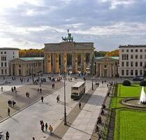 Wohnungen am Pariser Platz in Berlin. Blick Brandenburger Tor Wohnungen am Pariser Platz in Berlin. Blick Brandenburger Tor