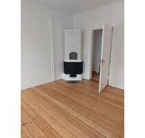 3 12-Zimmer-Wohnung mit Balkon 2. Etage Garage - Flensburg