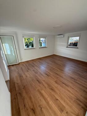 Foto - Kernsanierte 2-Zi Terassenwohnung mit Gartenanteil und EBK - FREI