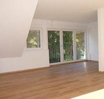 Frisch sanierte 3-Zimmer-Dachgeschosswohnung in Eschersheim - Frankfurt am Main