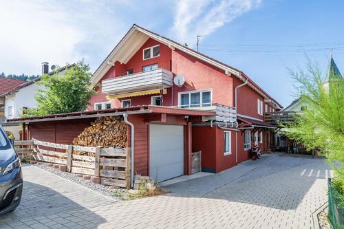 Foto - Schöne, renovierte 3-ZKB-Wohnung mit großem Balkon, zentrale Lage