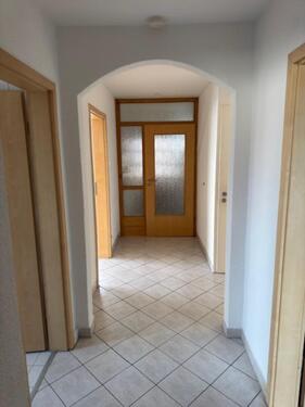 Foto - Helle 3-Zimmer-Wohnung (75 m²) - 600,00&nbsp;EUR Kaltmiete, ca.&nbsp; 75,00&nbsp;m&sup2;