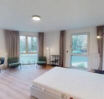 Welcome to Berlin: Vollständig möbliertes Single-Apartment mit EINBAUKÜCHE und BALKON