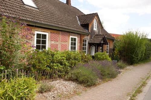 Foto - Immobilie mit Potenzial – Einfamilienhaus mit vermieteter Wohnung