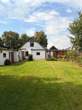 Foto - Einfamilienhaus mit großem Grundstück, Feldblick, Ausbaureserve