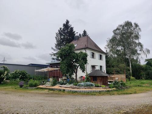 Foto - Haus mit großem Garten - 1.600,00&nbsp;EUR Kaltmiete, ca.&nbsp; 150,00&nbsp;m&sup2;