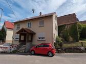 Foto - Wohnhaus mit Garage, Garten und Scheune