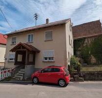 Wohnhaus mit Garage, Garten und Scheune - Bundorf
