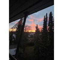 Reserviert: Nachmieter für helle Wohnung mit großer Dachterrasse - Gauting