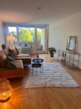 Foto - Charmante 2,5-Zi. Wohnung, ruhig, mit Loggia, Pool+Sauna im Haus