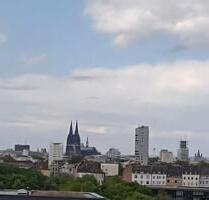 UNI Center Köln 1 Zimmer Appartement mit 4 Stellplätzen, Domblick