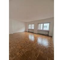 Große 5-Zimmer-Wohnung mit Balkon im Zentrum Gelsenkirchens