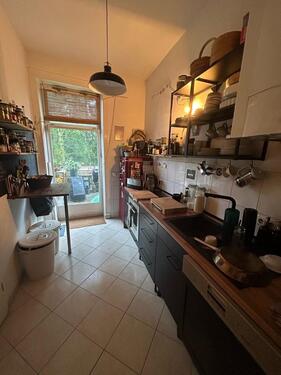 Foto - BEFRISTET- 3-Zimmer Altbauwohnung mit großem Balkon-Zwischenmiete