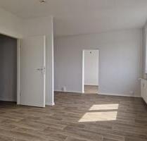 Familienwohnung mit Aufzug | in Renovierung | verkehrsgünstig - Halle (Saale) Halle-Neustadt