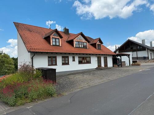 Foto - Mehrfamilienhaus, Wohnhaus in Burkardroth zum Kaufen