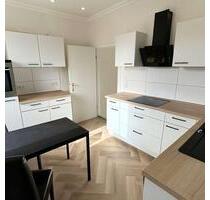 Neuwertiges und geschmackvolles Wohnen im Altbau mit EBK & Garten - Hildesheim Itzum-Marienburg