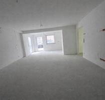 3 Zimmer EG Wohnung - Erstbezug nach Kernsanierung - Barrierefrei - Gäufelden