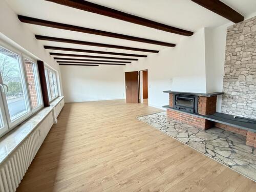 Foto - Großzügig wohnen: Exklusive renoviert4-Zimmer-Wohnung mit gehobener Ausstattung!