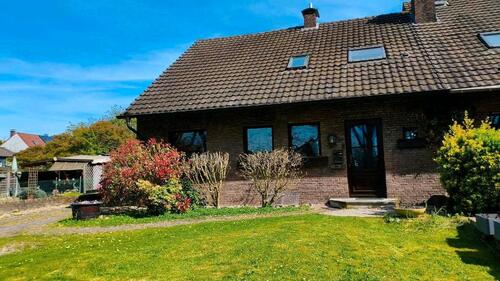 Foto - Einfamilienhaus DHH in ruhiger ländl. Umgebung und doch zentral