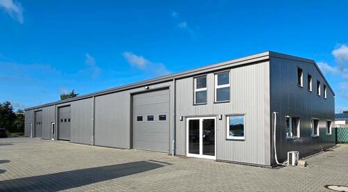 Foto - Stellplätze für Wohnmobile Oldtimer Motorräder