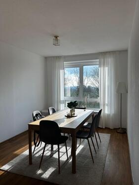 Foto - Moderne 4-Zimmer-Wohnung mit Balkon & Stellplatz in ruhiger Lage