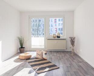 Neu sanierte Familienwohnung mit Wohlfühlbalkon - Chemnitz Adelsberg