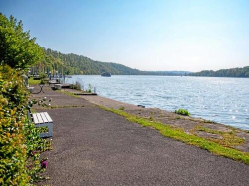 Foto - Wohnwagenstellplatz am Baldeneysee mit eigenem Ufer