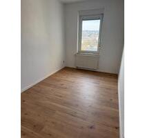 Lichtdurchflutete 4-Zimmer-Wohnung | 101m² | Loggia | Kernsaniert - Gera Alt-Bieblach