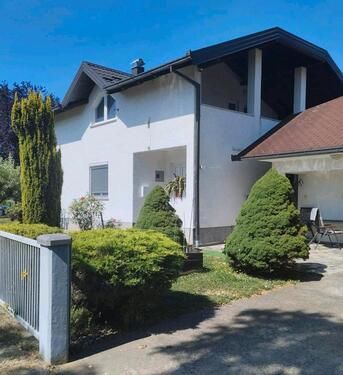 Foto - Modernes Haus mit schönem Garten in Bosnien und Herzegowina