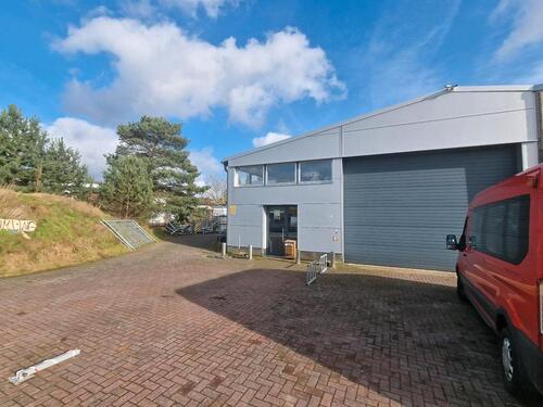 Foto - Hallen zum vermieten - 6,00 EUR Kaltmiete,