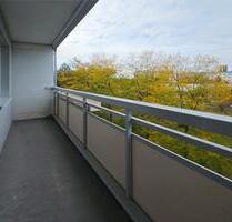 Modern, hell & mit großem Balkon: 3-Zimmer-Traum für junge Stadtmenschen - Halle (Saale) Halle-Neustadt