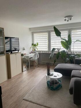 Foto - Nachmieter ab 15.11 (vllt. 1.11) - 59qm 2-Zimmerwohnung