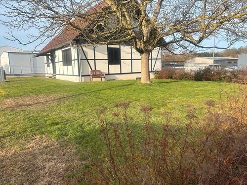 Foto - Bürogebäude Büroräume Büro Haus mit Schlafraum Lager