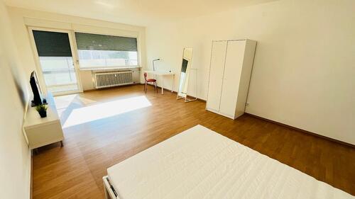 Foto - Helles, großes WG Zimmer - 600,00&nbsp;EUR Kaltmiete, ca.&nbsp; 80,00&nbsp;m&sup2;