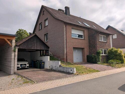 Foto - 2 Familien Haus mit Carport, Wintergarten und Sauna