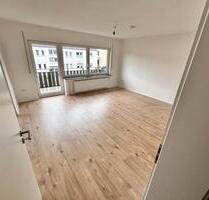 Frisch renovierte 4 Zimmer Wohnung in Heepen mit Balkon mietbar - Bielefeld
