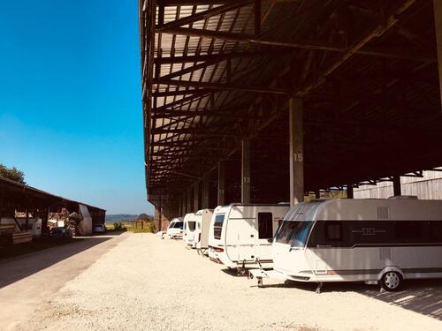 Foto - Stellplatz, Stellfläche für Wohnwagen, Anhänger, Autos - Aindling