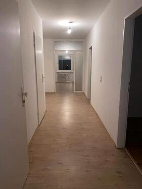 Foto - 4 Zi WHG 96m² mit Balkon - 1.200,00&nbsp;EUR Kaltmiete,