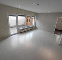 Sofort frei! Barrierefreie 4 Zimmer EG Wohnung mit Garten& Garage - Bergneustadt
