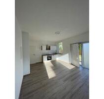 Neuwertige 1-Zimmer-Einliegerwohnung mit moderner Glasüberdachung - Winterlingen