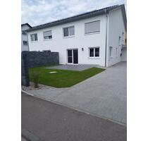 Doppelhaushälfte mit Garage - 1.430,00 EUR Kaltmiete, in Dietenheim (PLZ: 89165)